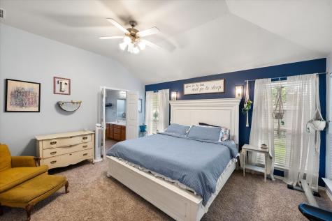 202 Creek Point Lane Arlington TX 76002