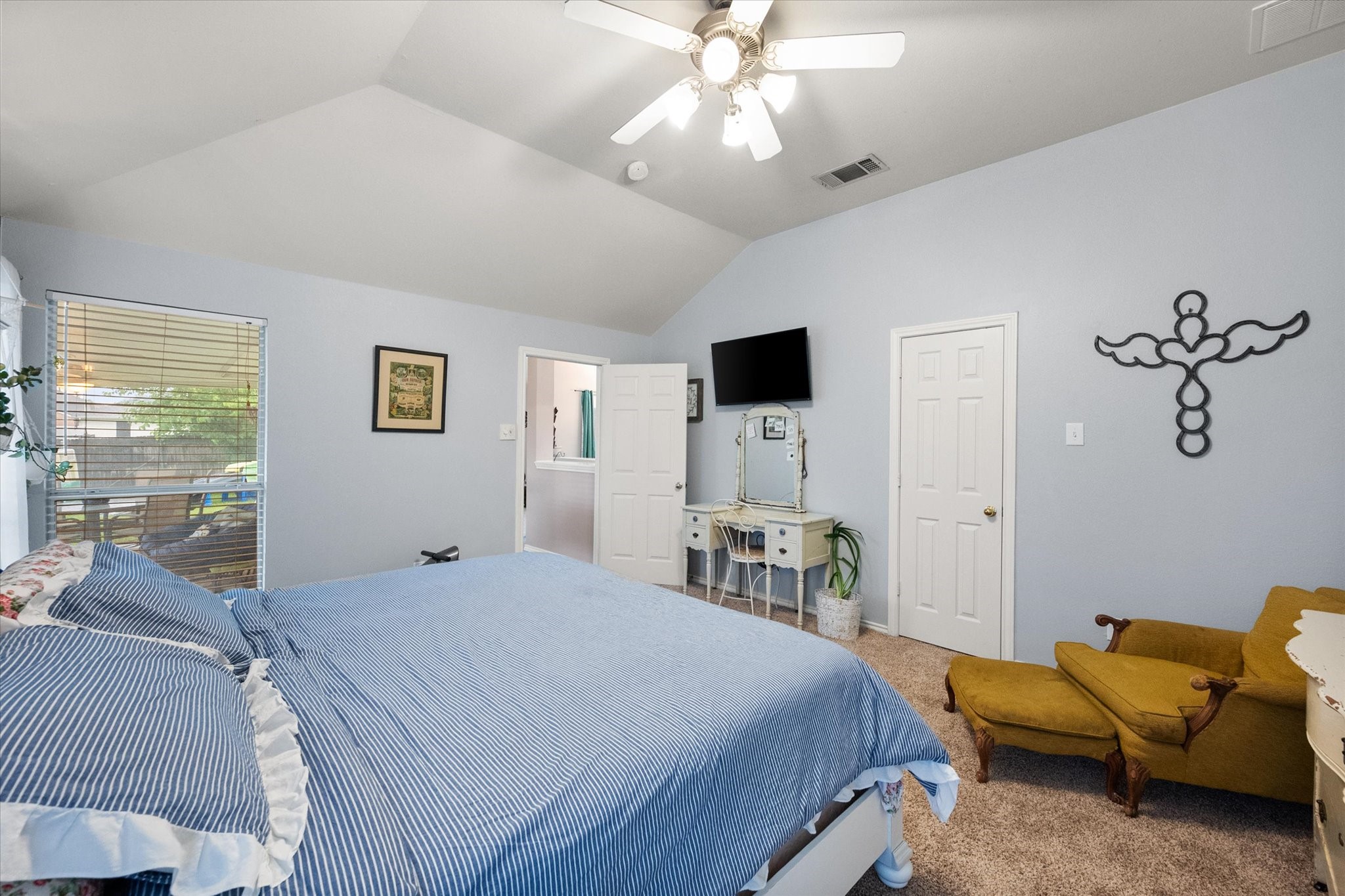 202 Creek Point Lane Arlington TX 76002