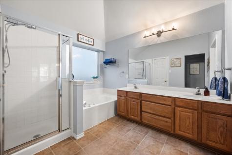 202 Creek Point Lane Arlington TX 76002