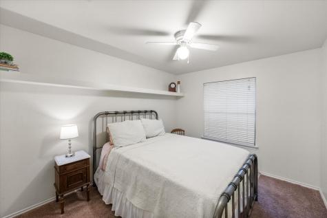 202 Creek Point Lane Arlington TX 76002