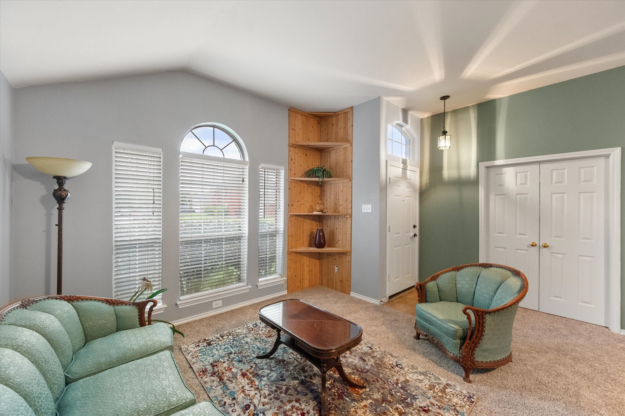 202 Creek Point Lane Arlington TX 76002