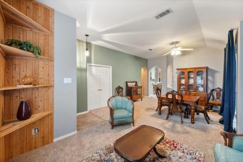202 Creek Point Lane Arlington TX 76002