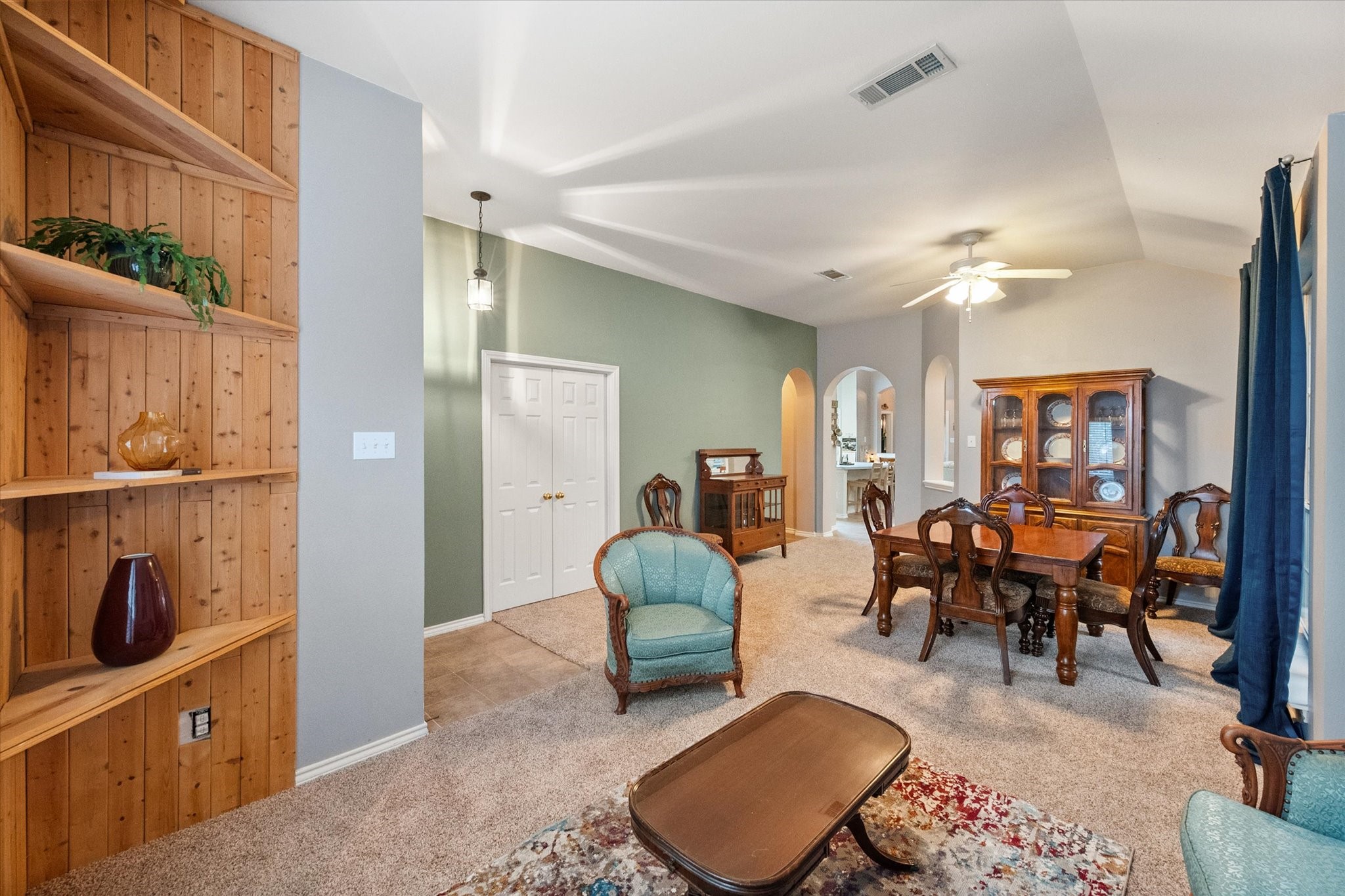 202 Creek Point Lane Arlington TX 76002