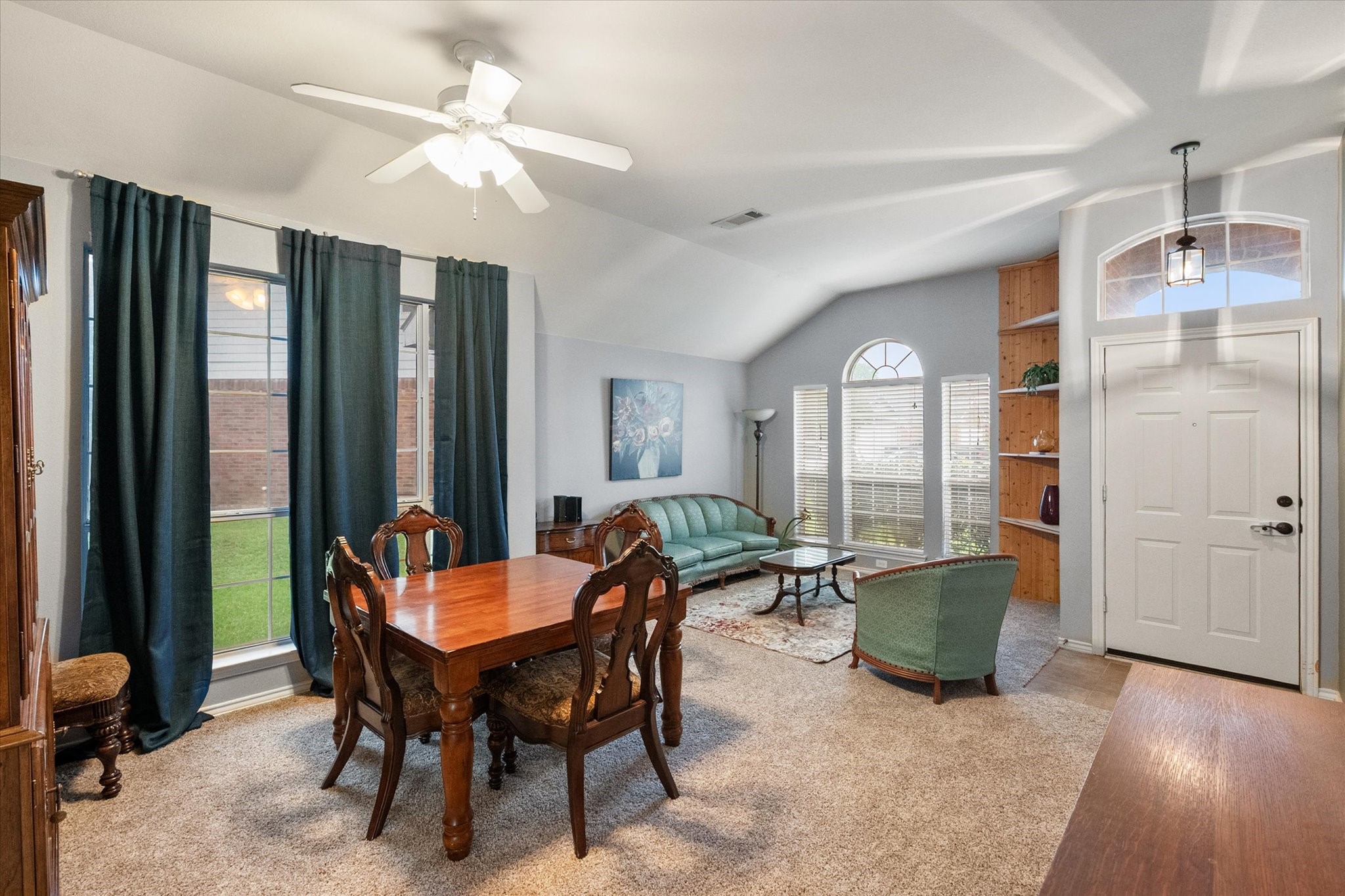 202 Creek Point Lane Arlington TX 76002