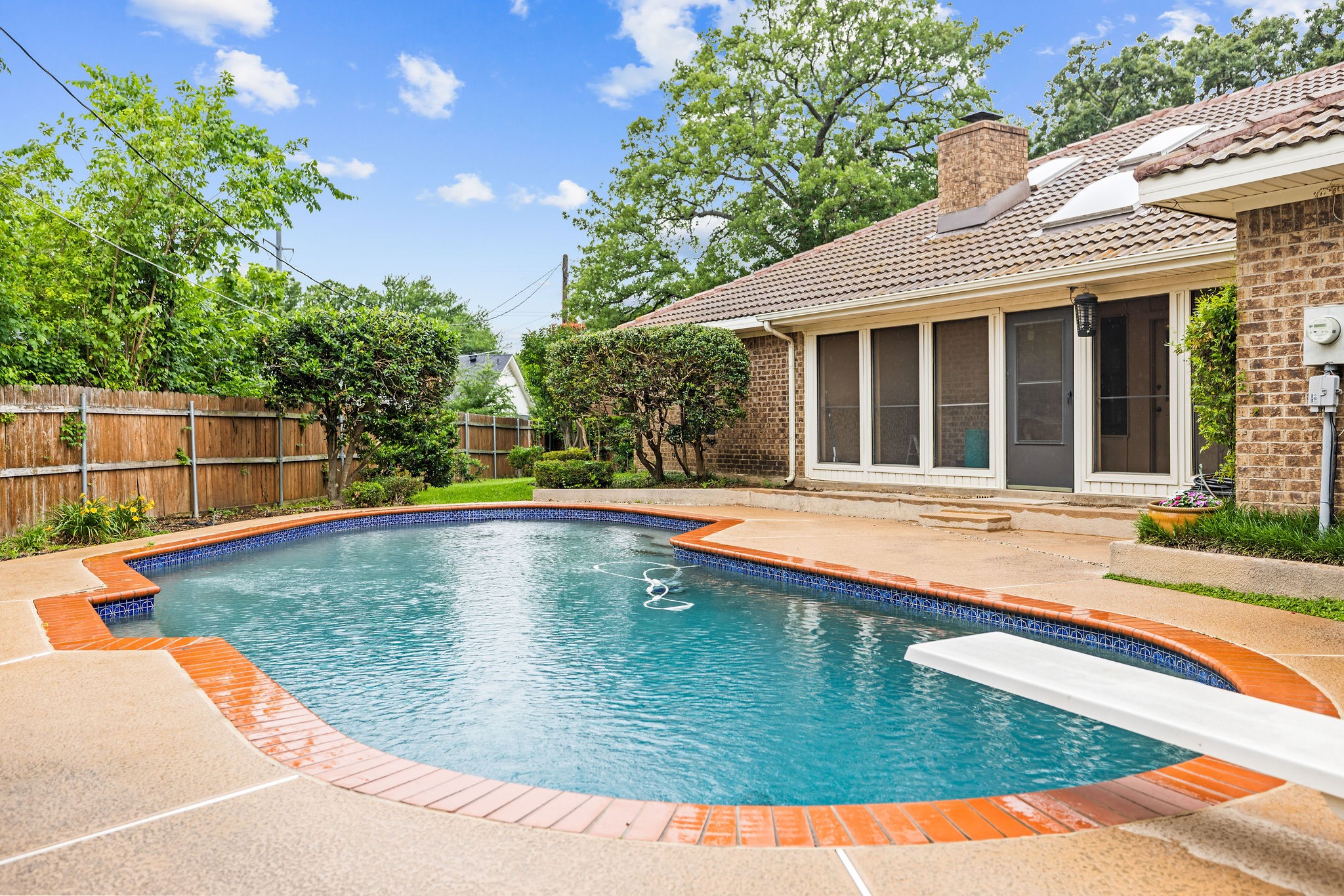 2036 Parkridge Court Hurst TX 76054