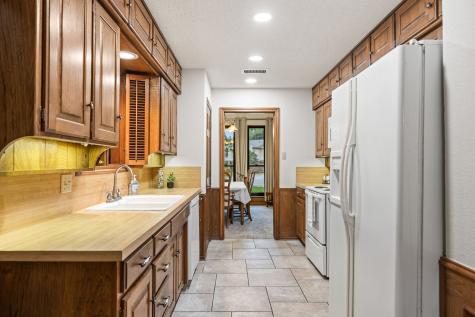 2036 Parkridge Court Hurst TX 76054