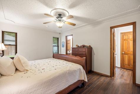 2036 Parkridge Court Hurst TX 76054