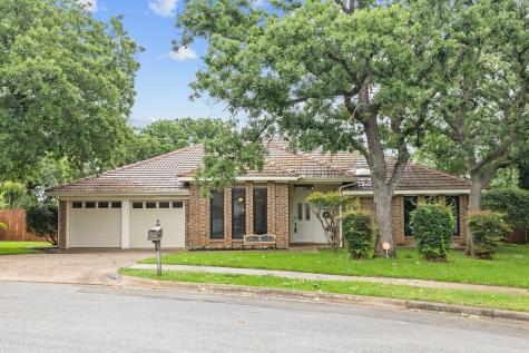 2036 Parkridge Court Hurst TX 76054