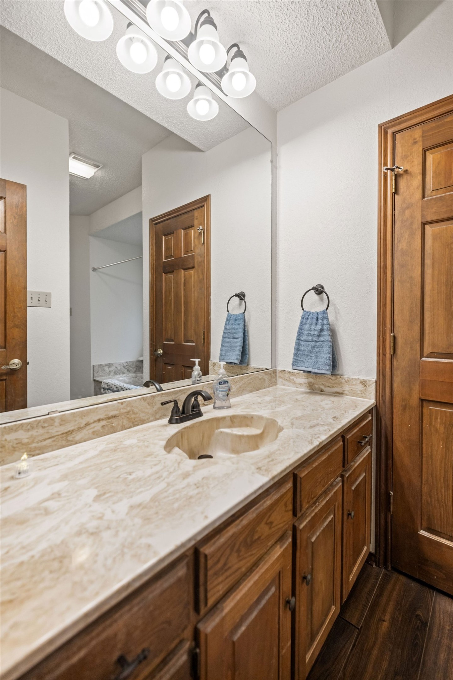 2036 Parkridge Court Hurst TX 76054