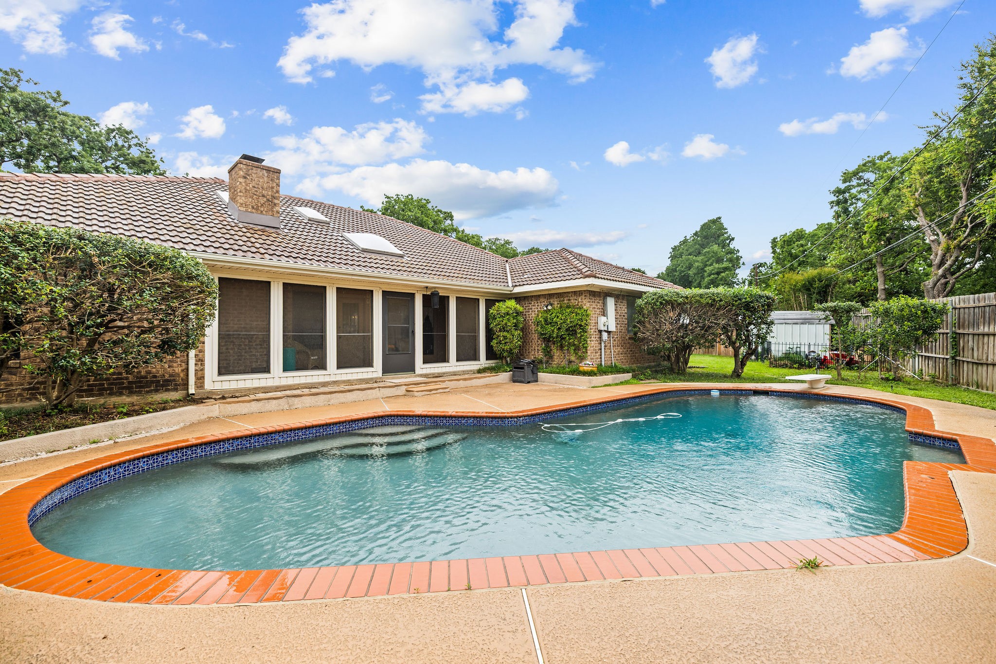 2036 Parkridge Court Hurst TX 76054