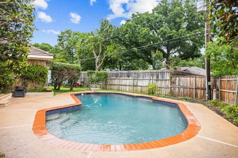 2036 Parkridge Court Hurst TX 76054
