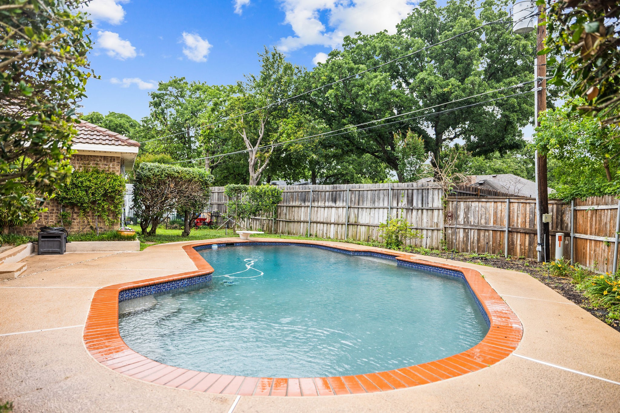 2036 Parkridge Court Hurst TX 76054