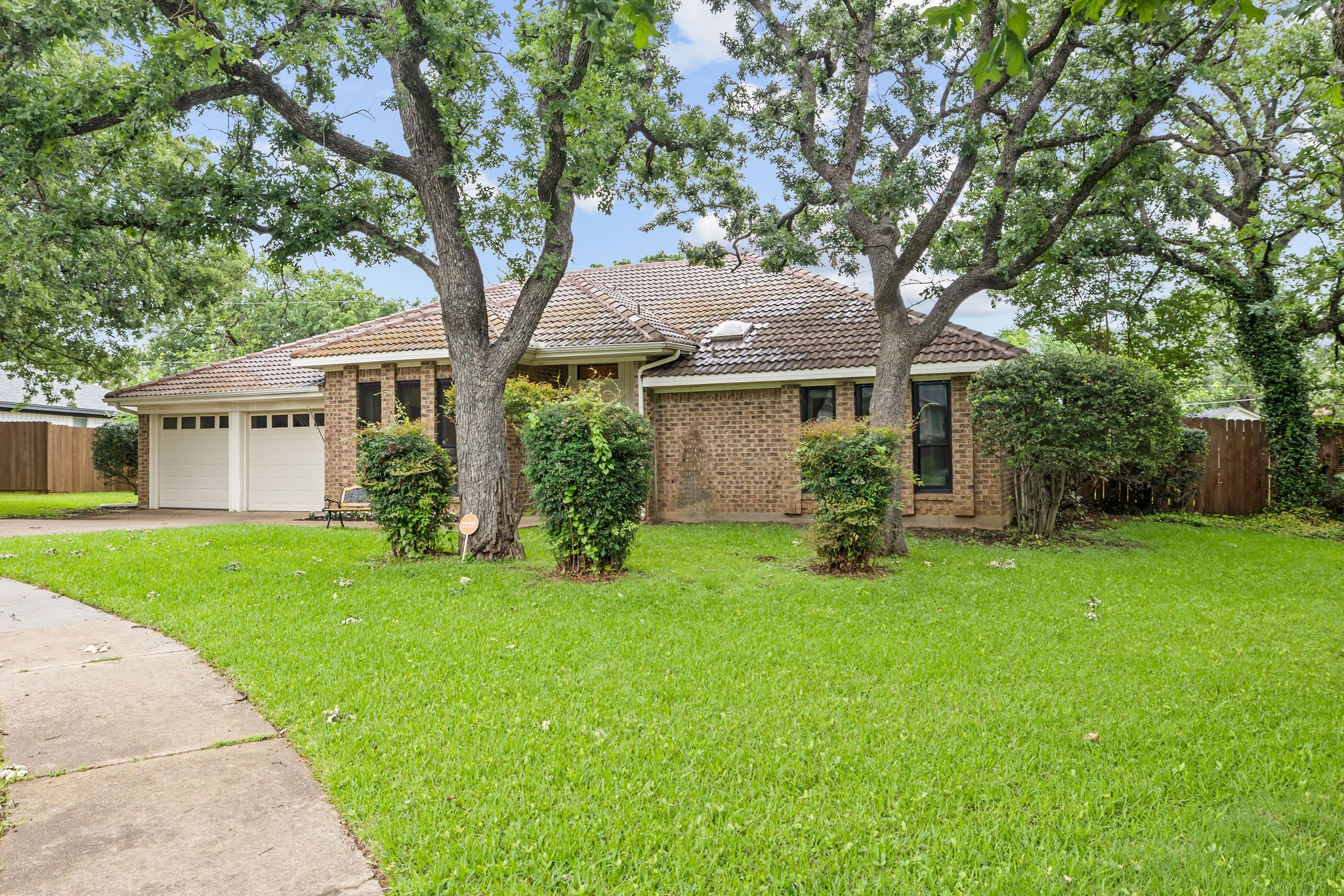 2036 Parkridge Court Hurst TX 76054