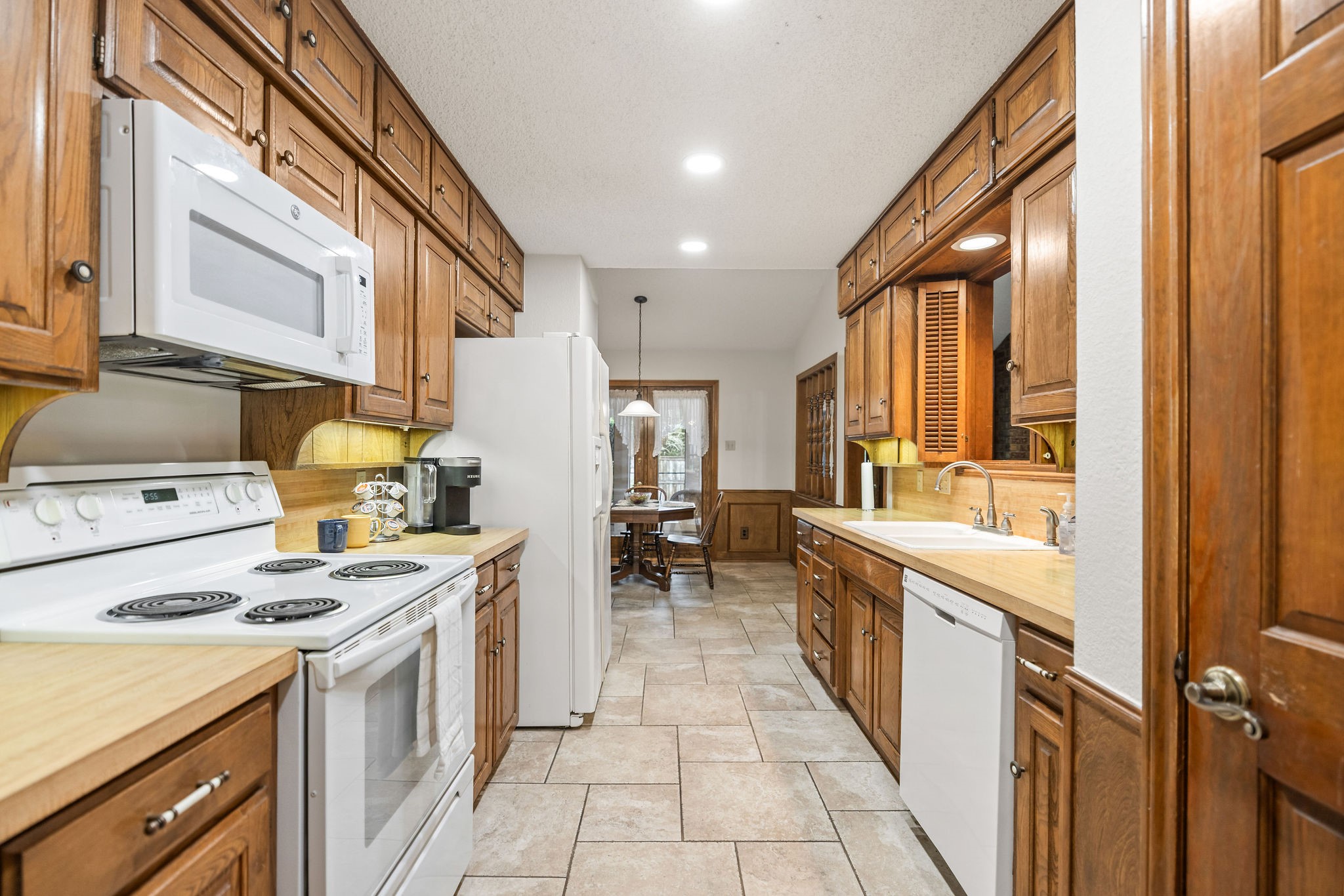 2036 Parkridge Court Hurst TX 76054