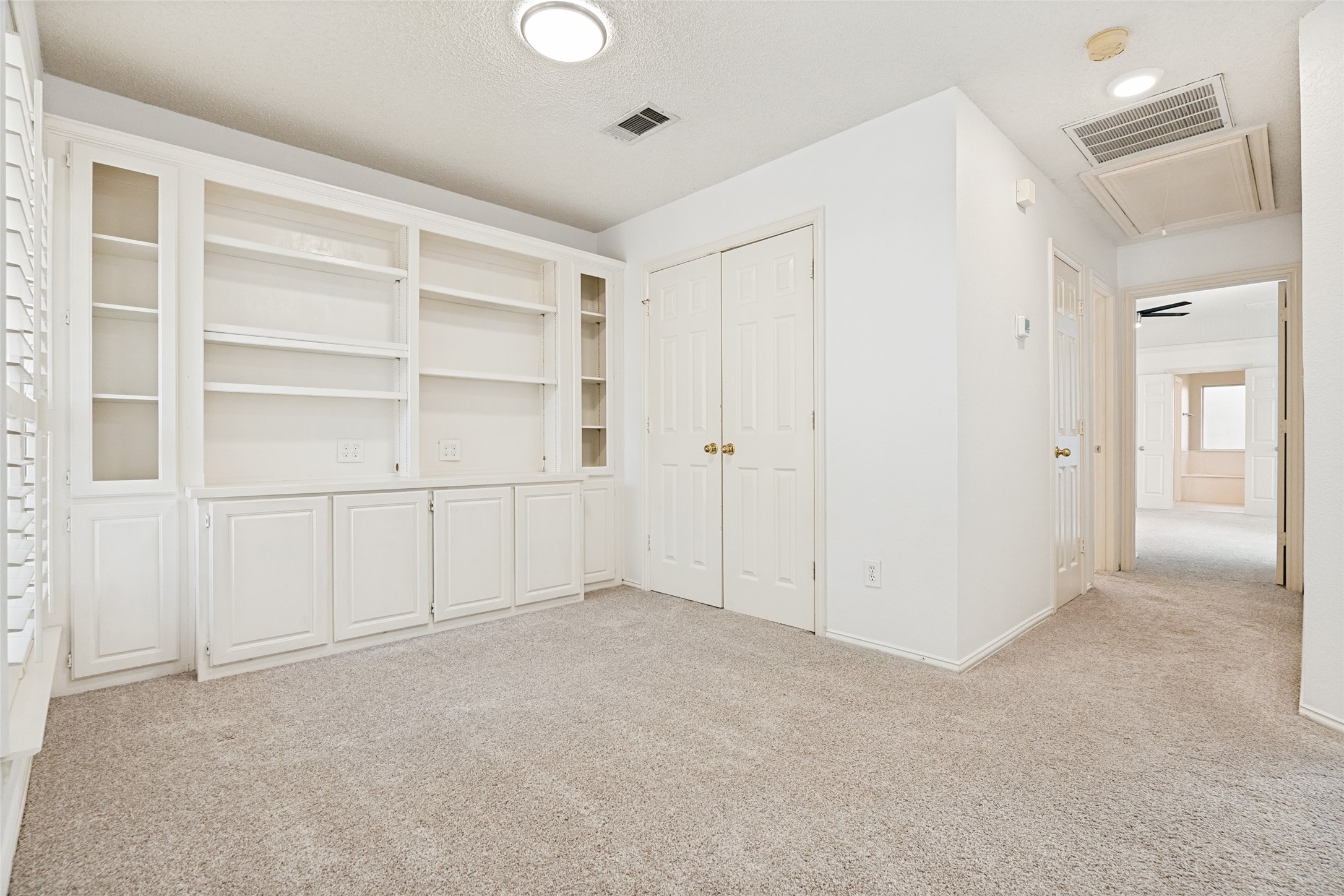 6086 Jereme Trail Dallas TX 75252