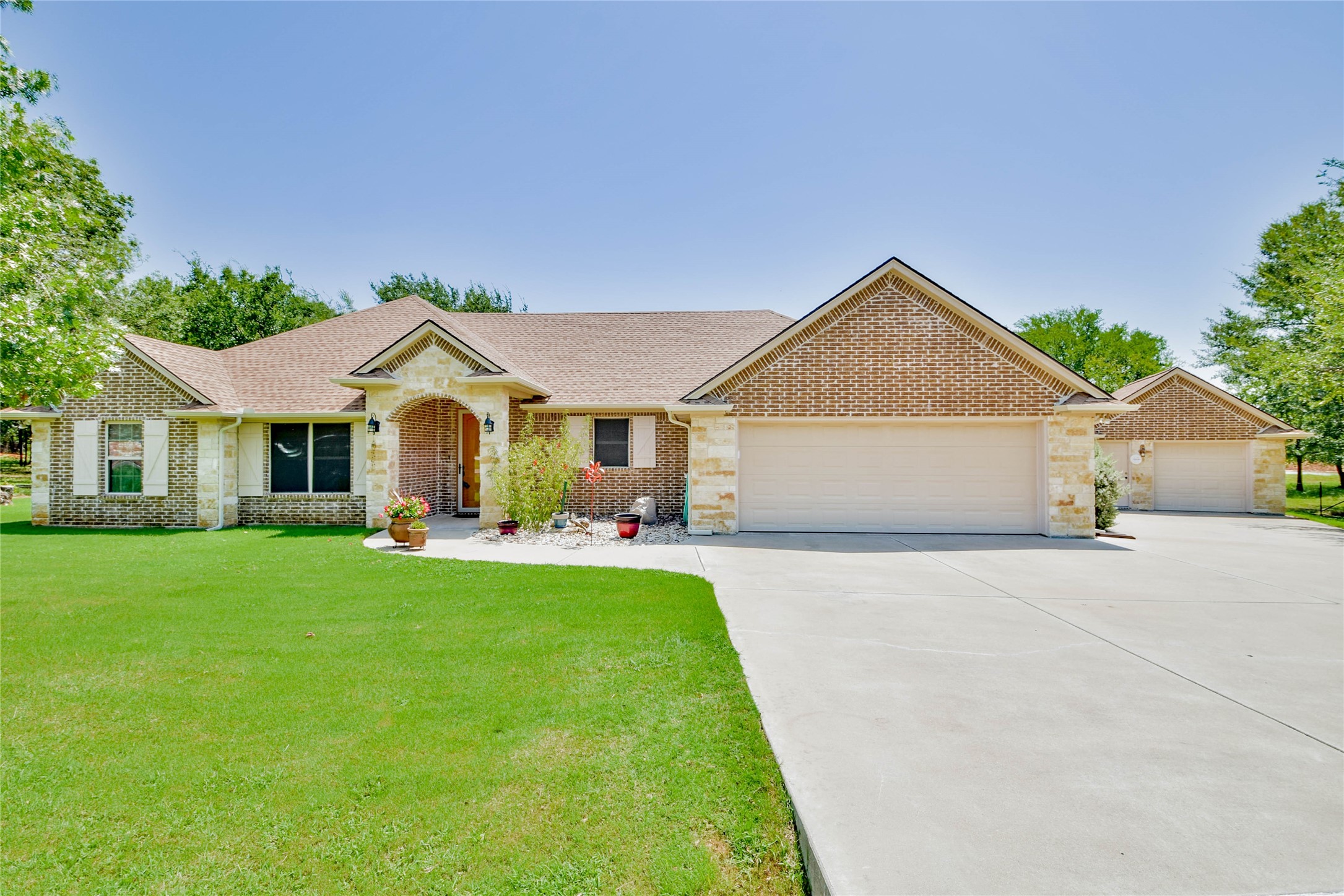 1702 Flagstone Court Granbury TX 76049