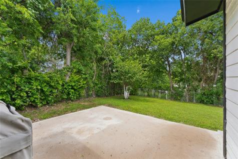 1106 E Strong Parkway Grand Prairie TX 75050