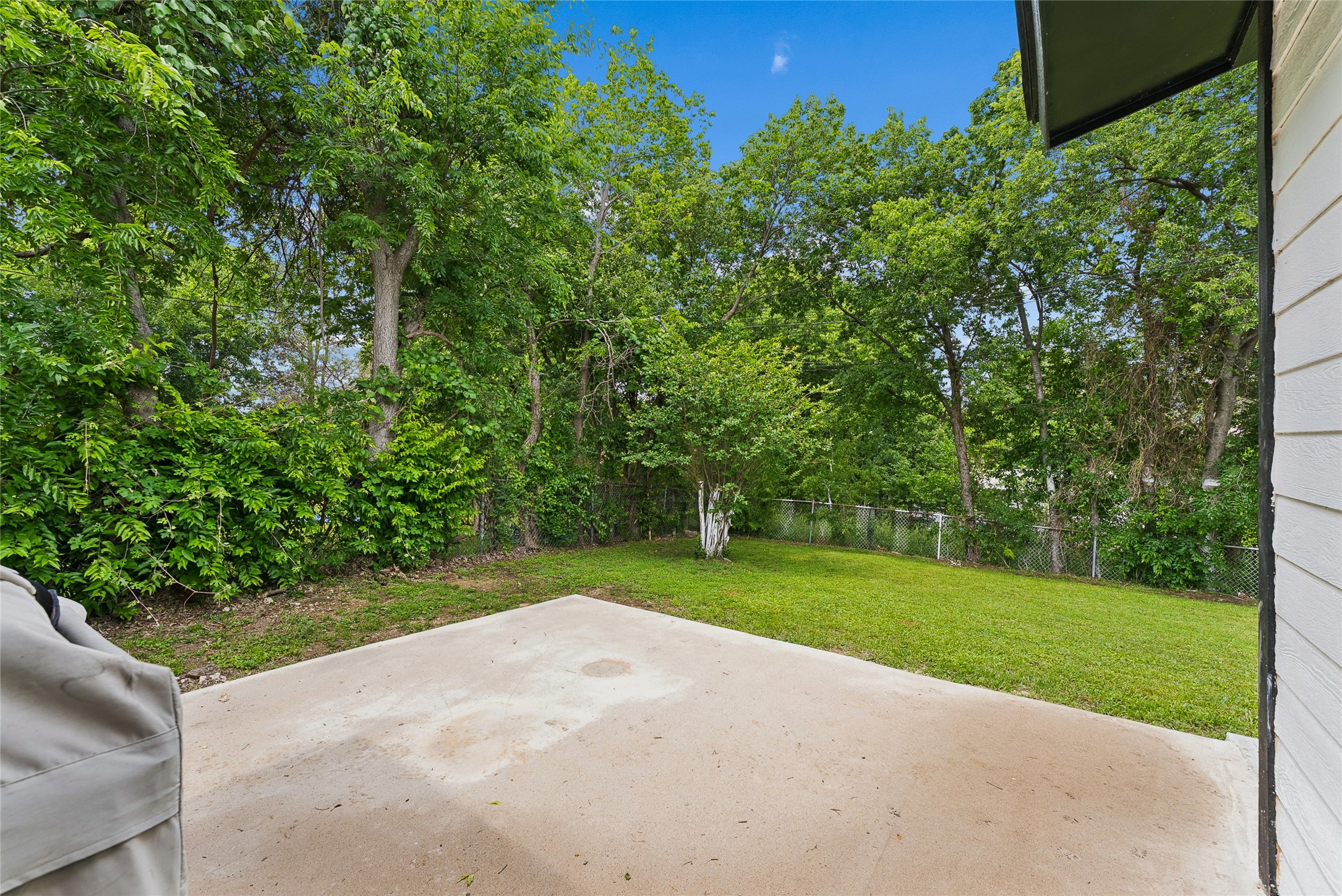 1106 E Strong Parkway Grand Prairie TX 75050
