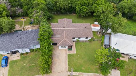 1106 E Strong Parkway Grand Prairie TX 75050