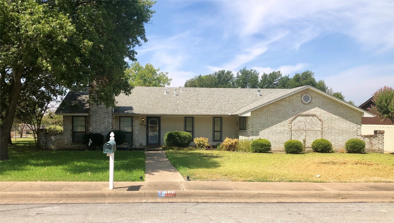 439 Buckingham Place Desoto TX 75115
