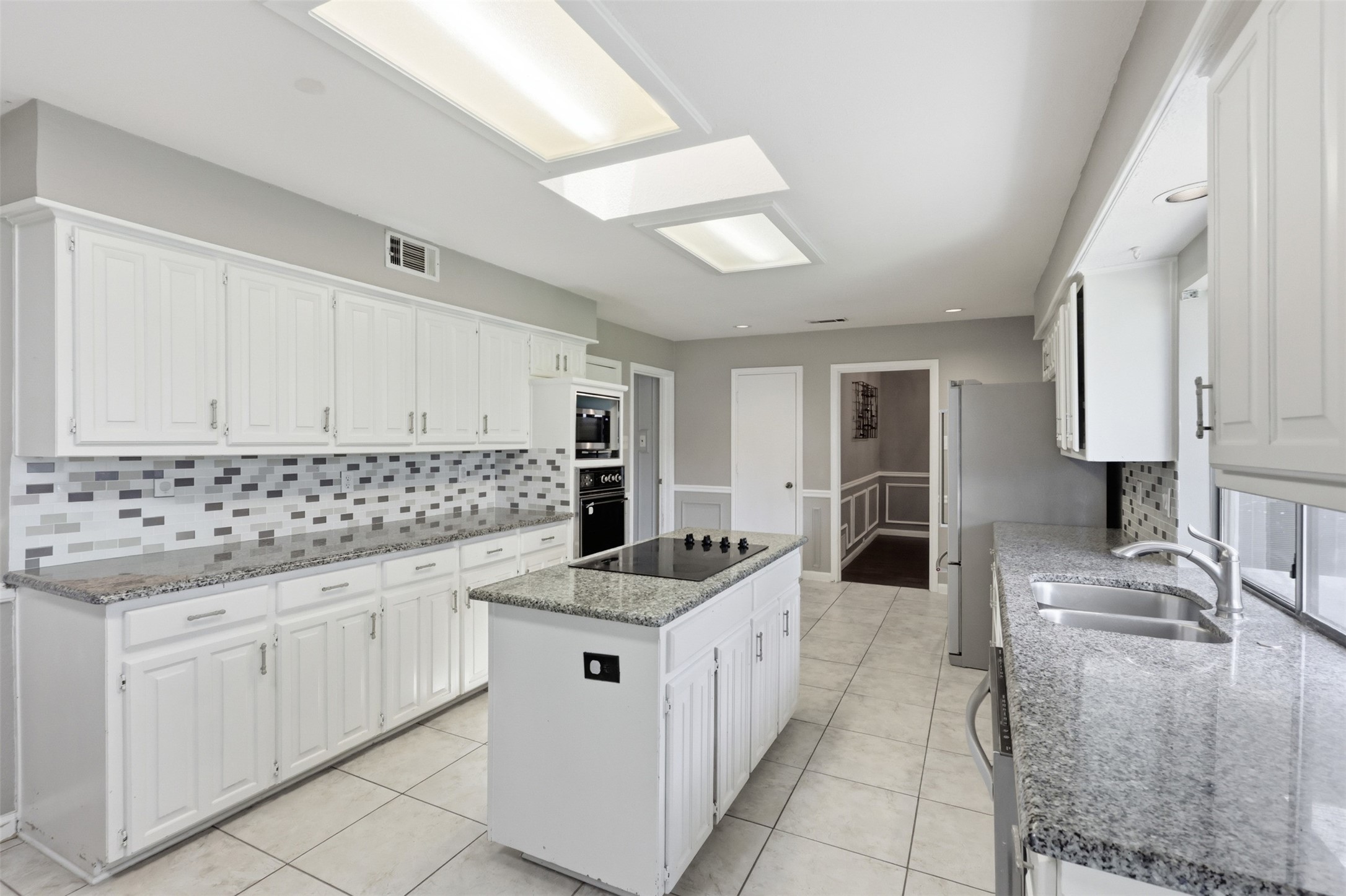 1218 Sycamore Drive Carrollton TX 75007