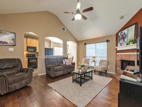 1108 Goldeneye Aubrey TX 76227