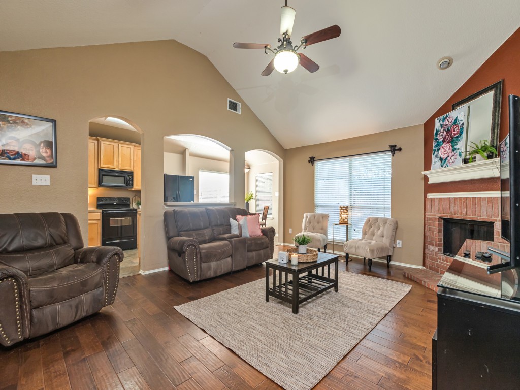 1108 Goldeneye Aubrey TX 76227