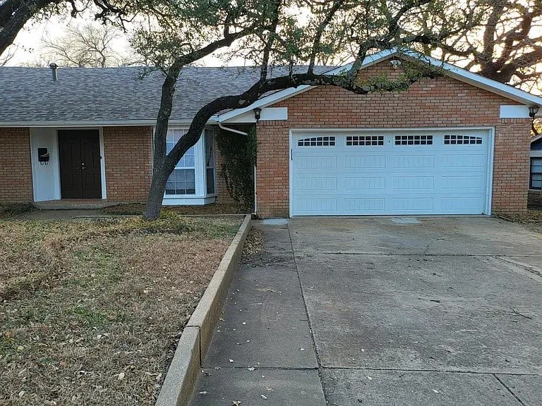 5728 Rockhill Road Fort Worth TX 76112