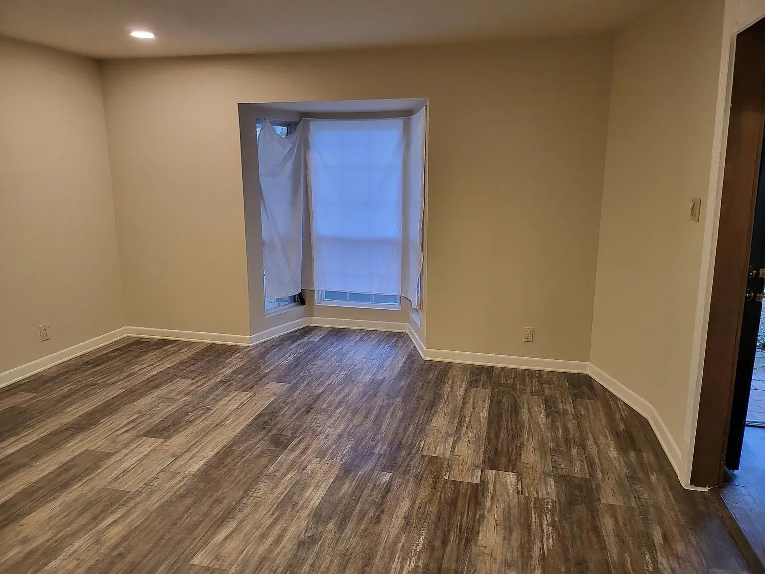 5728 Rockhill Road Fort Worth TX 76112