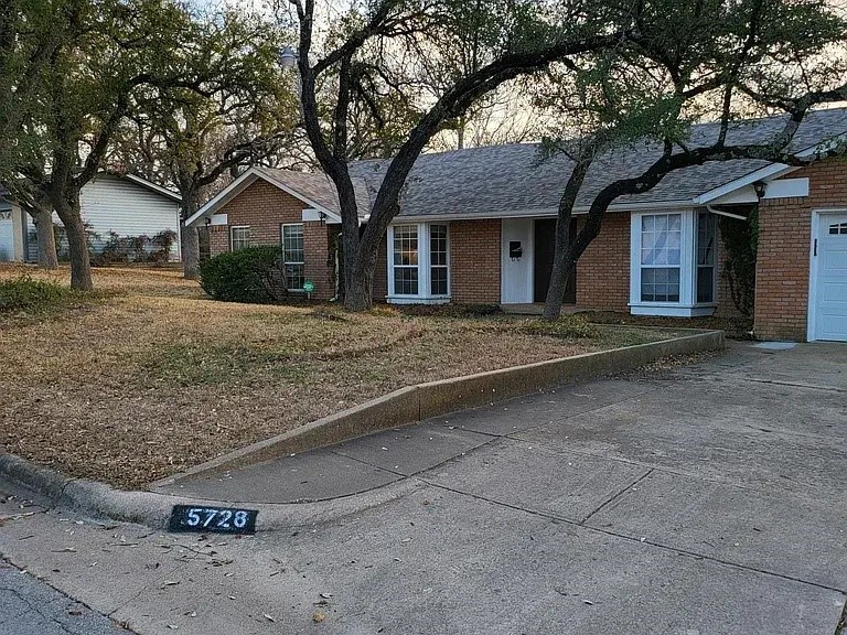 5728 Rockhill Road Fort Worth TX 76112