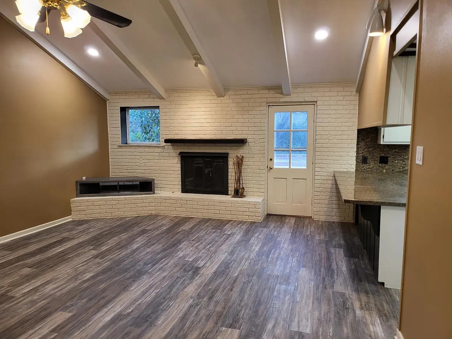 5728 Rockhill Road Fort Worth TX 76112