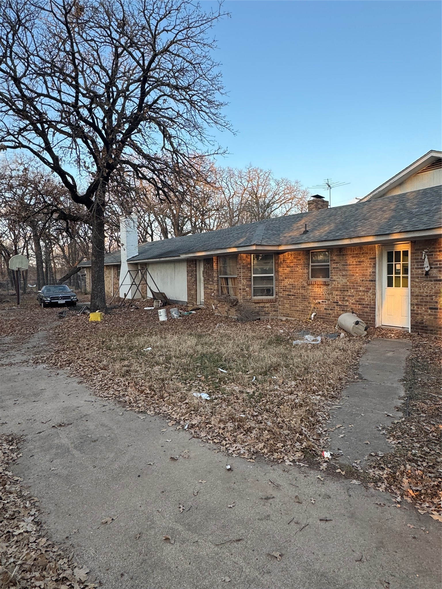 2301 Turner Way Arlington TX 76001