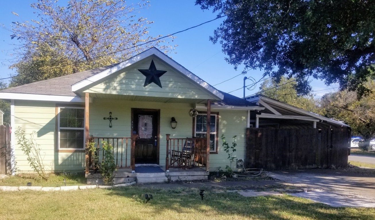 313 Lake Park Avenue Waxahachie TX 75165