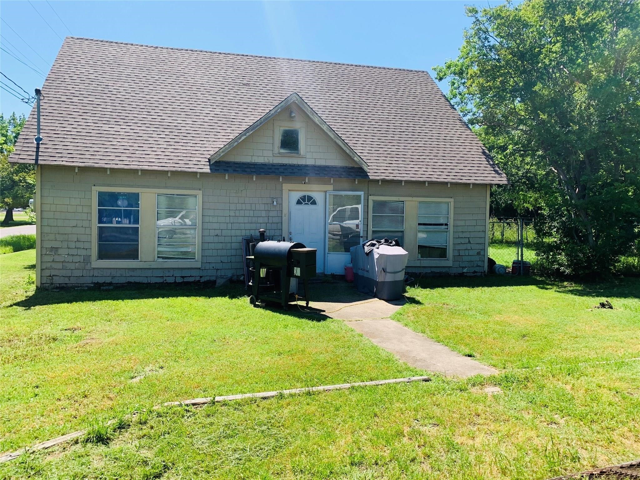 102 S Dallas Street Palmer TX 75152