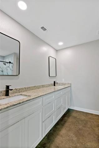67 Pr 43794 Paris TX 75462