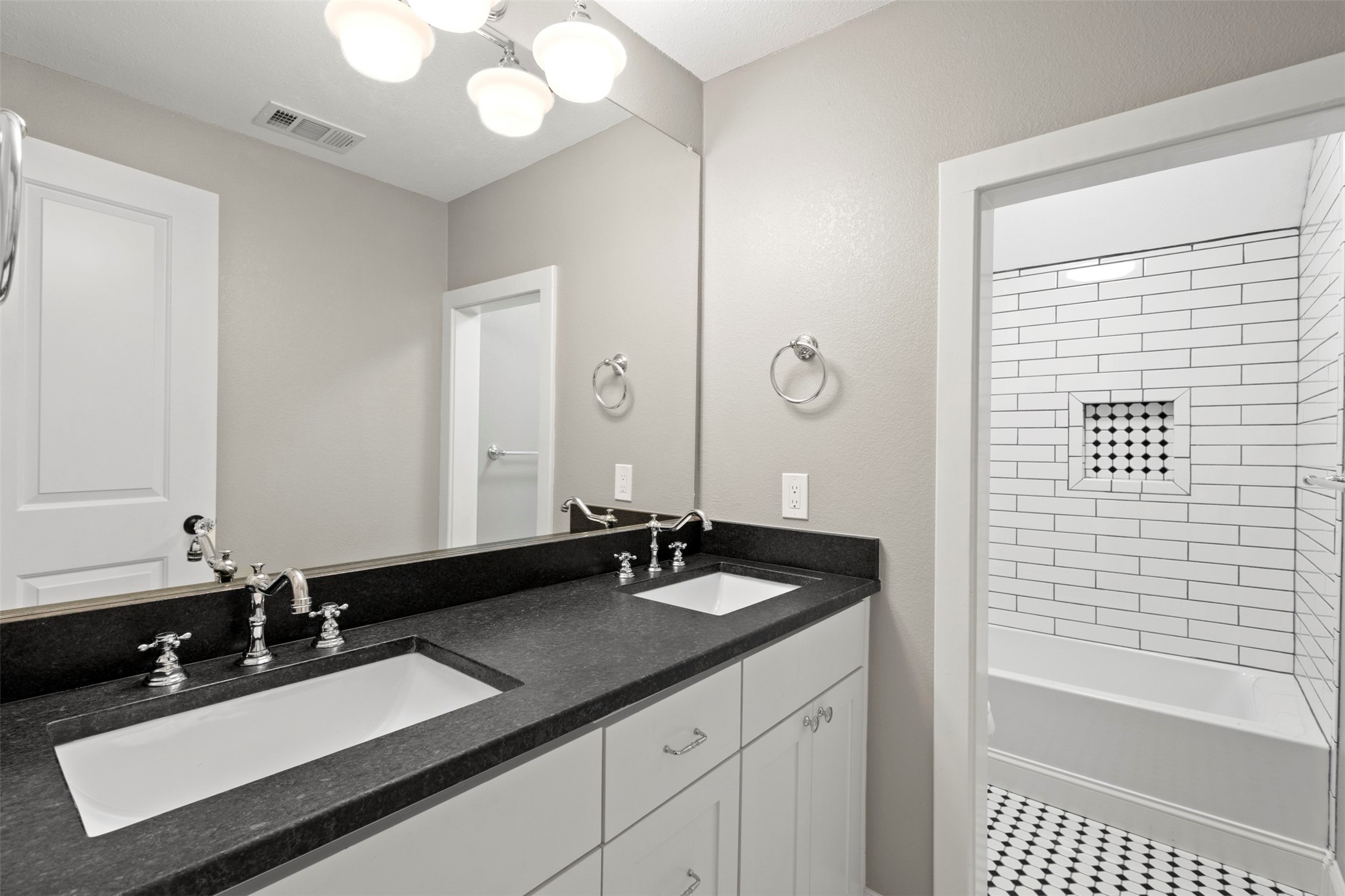 514 W Marvin Avenue Waxahachie TX 75165