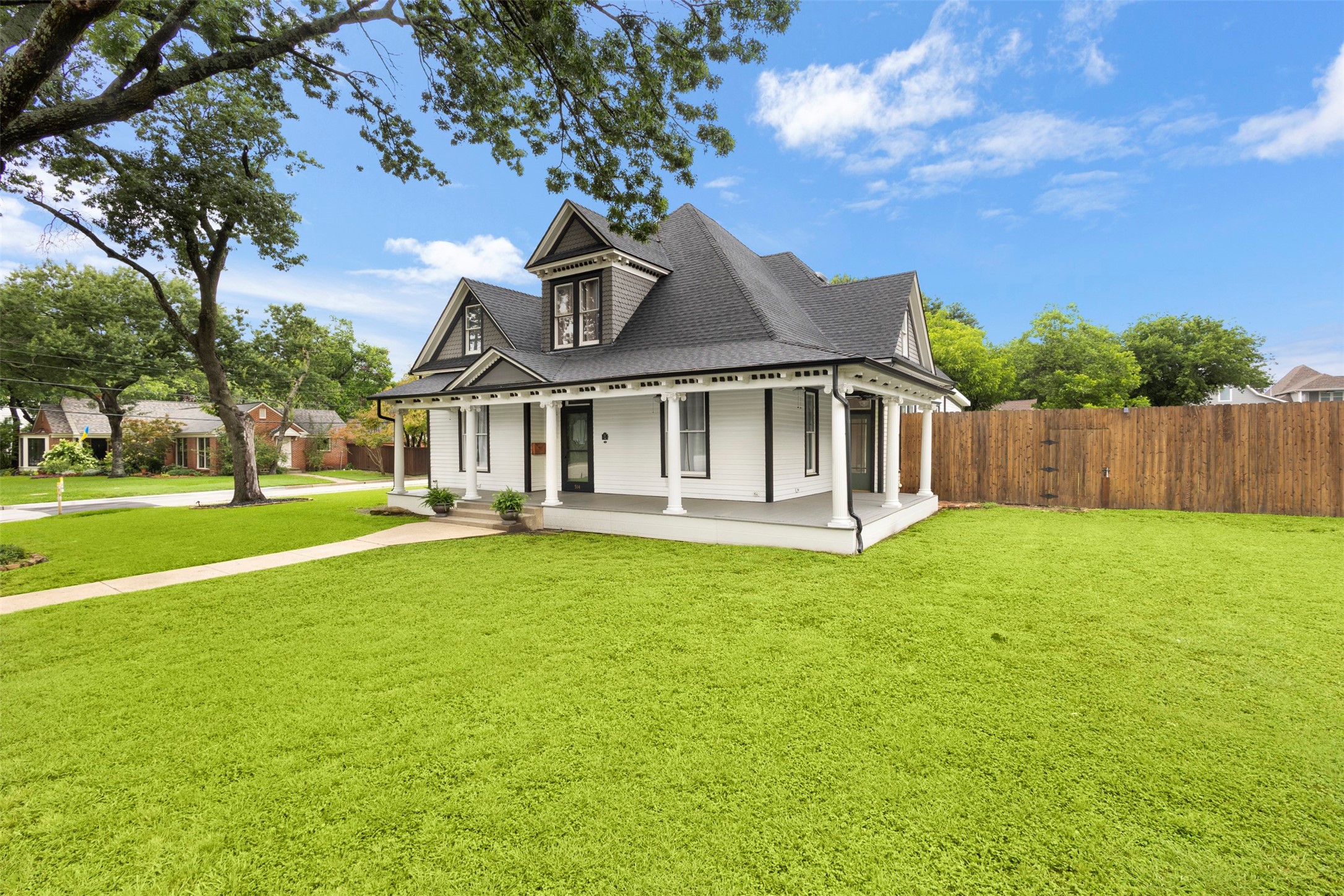 514 W Marvin Avenue Waxahachie TX 75165