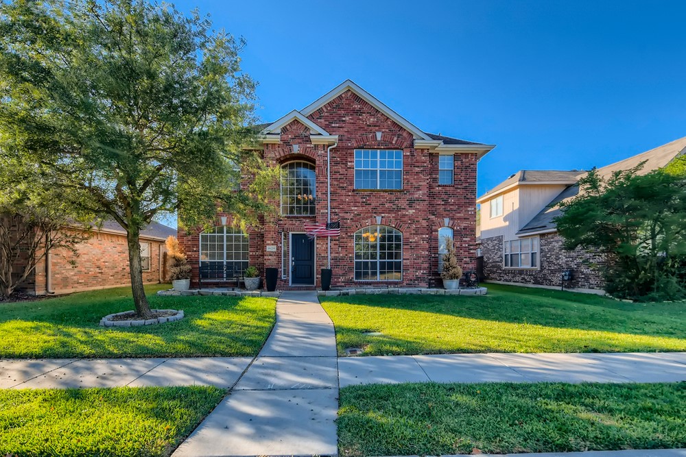 1628 Yellowstone Avenue Lewisville TX 75077