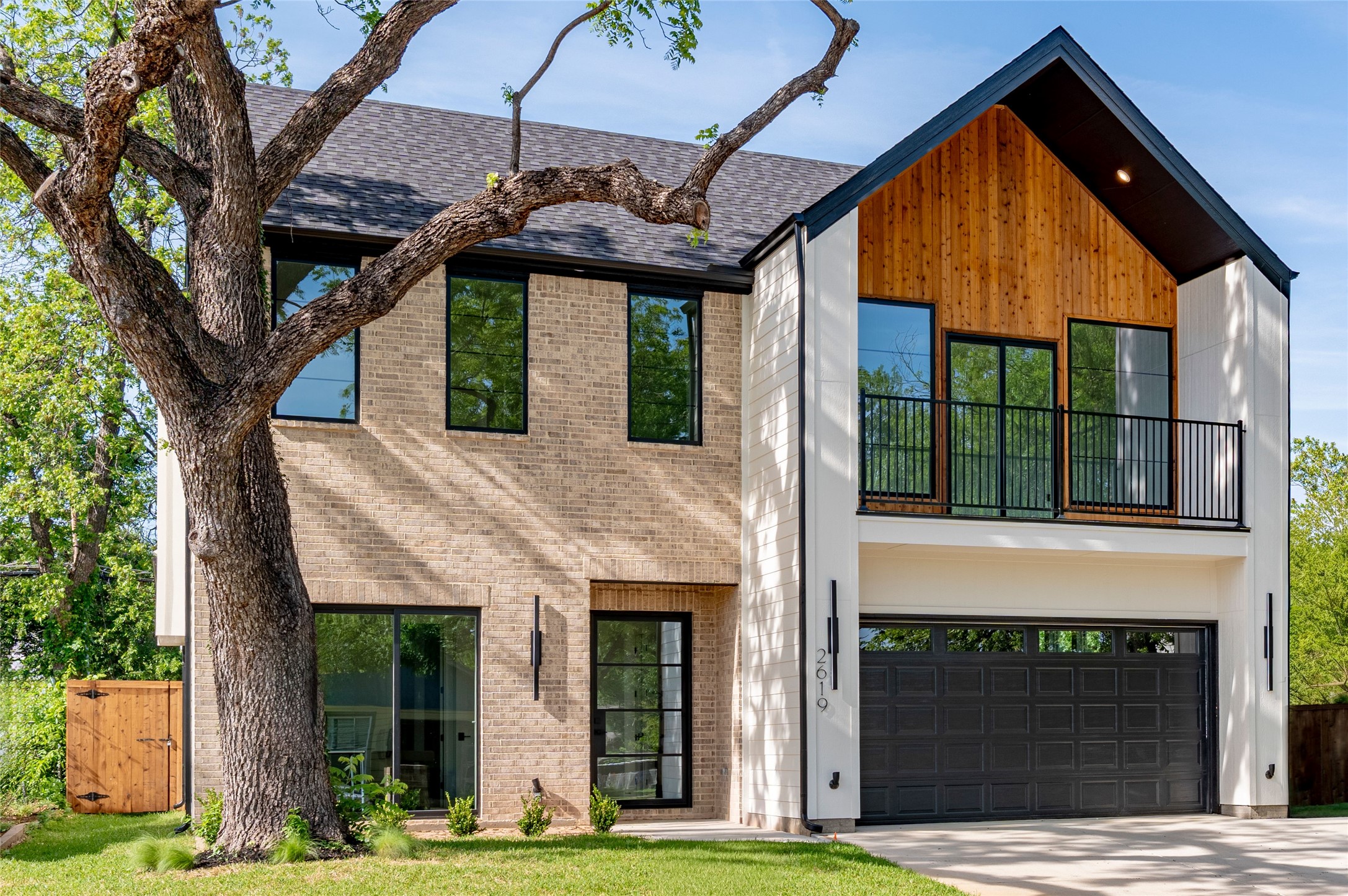2619 Emmett Street Dallas TX 75211