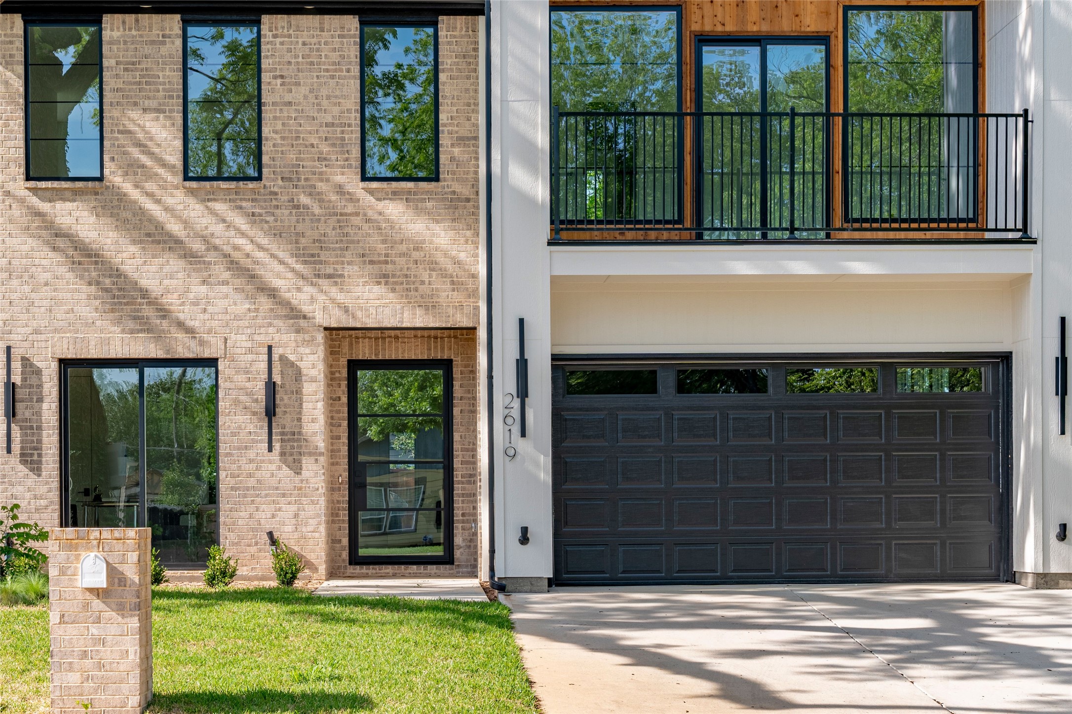 2619 Emmett Street Dallas TX 75211