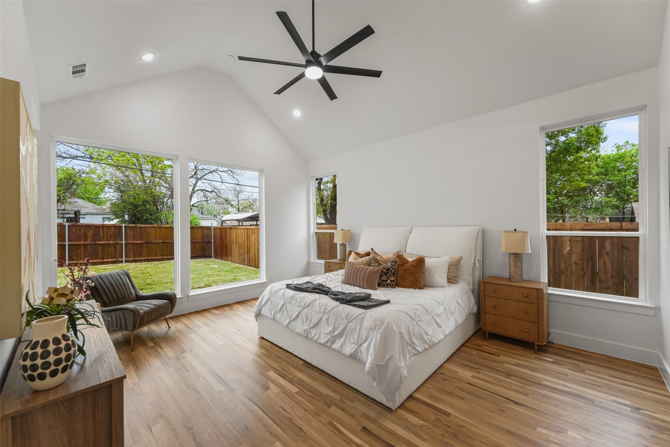 2619 Emmett Street Dallas TX 75211