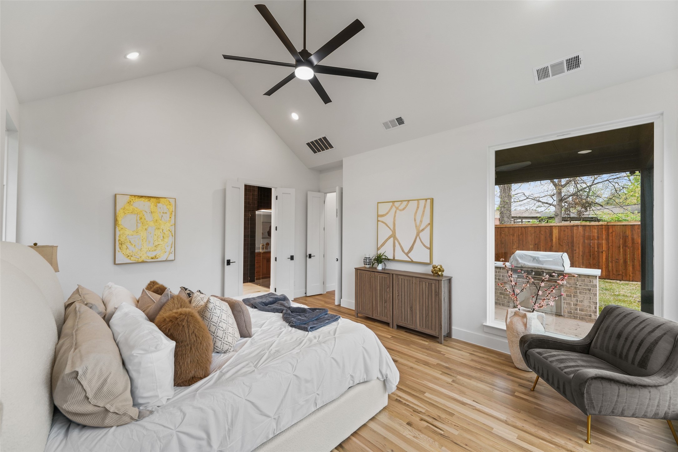 2619 Emmett Street Dallas TX 75211
