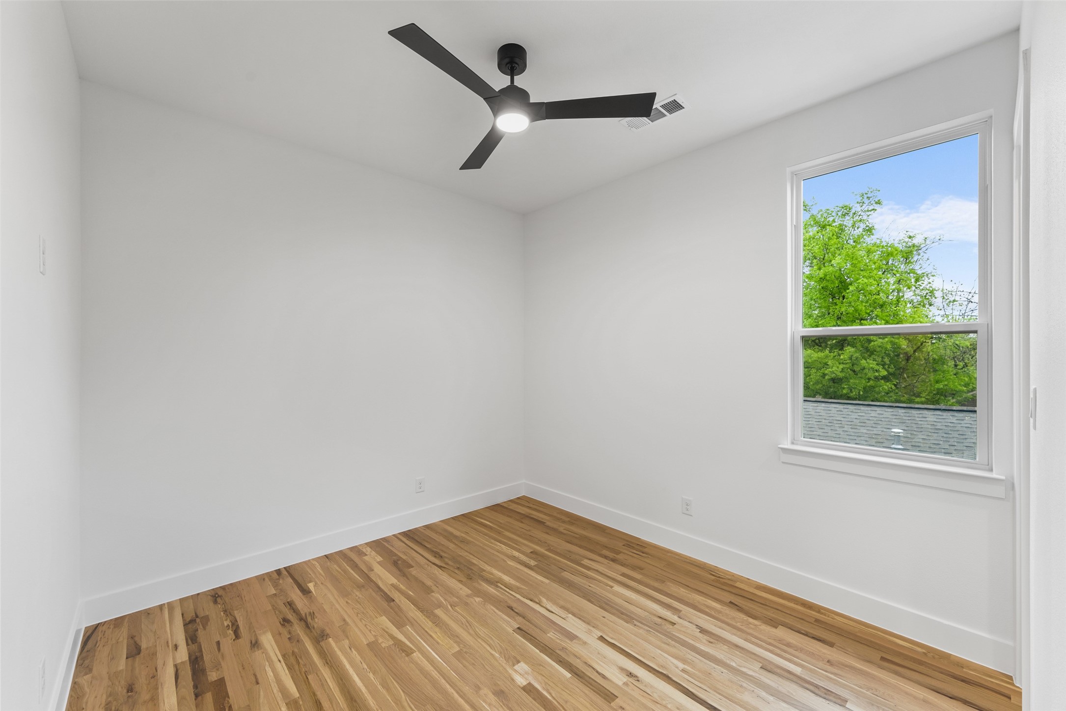2619 Emmett Street Dallas TX 75211