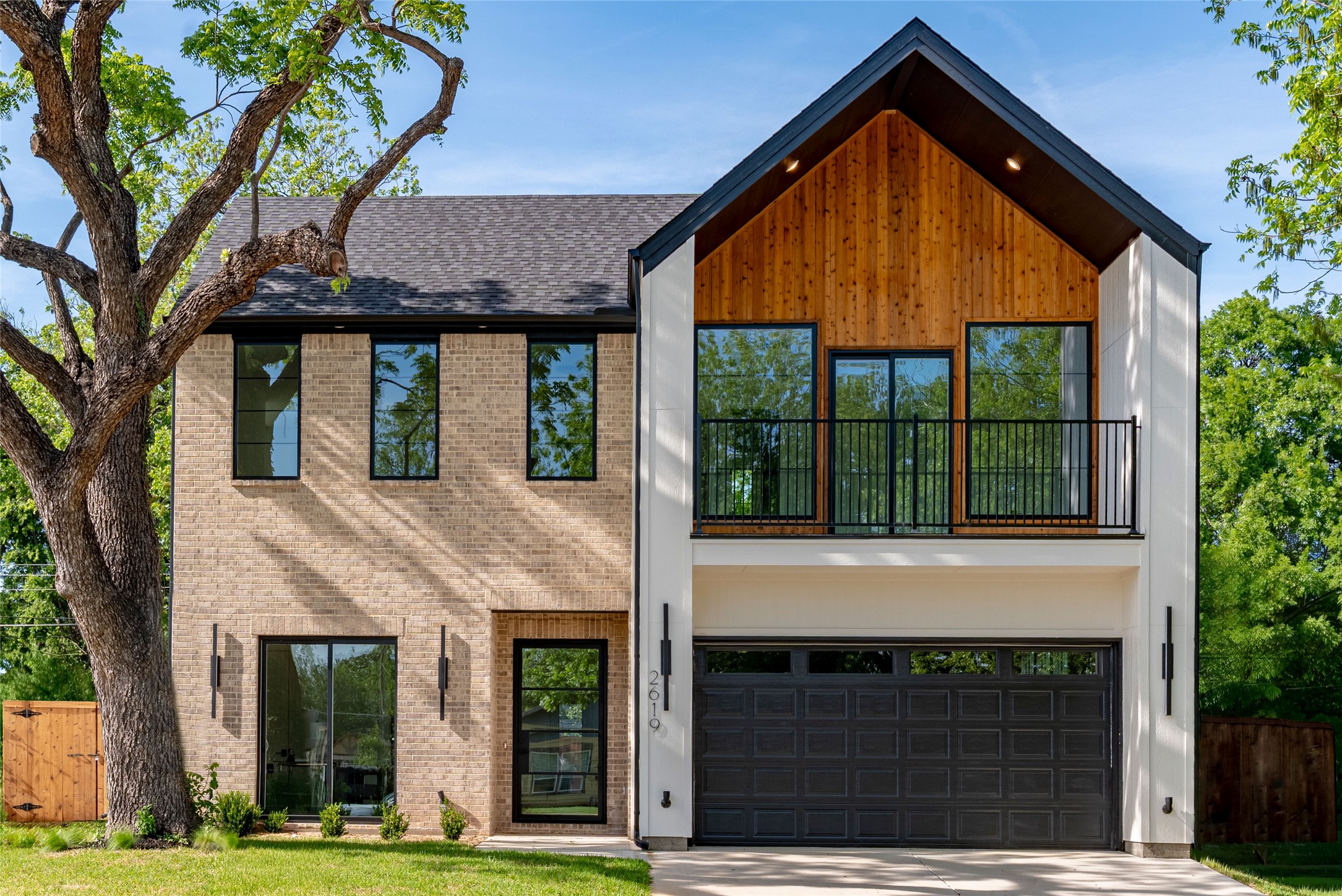 2619 Emmett Street Dallas TX 75211
