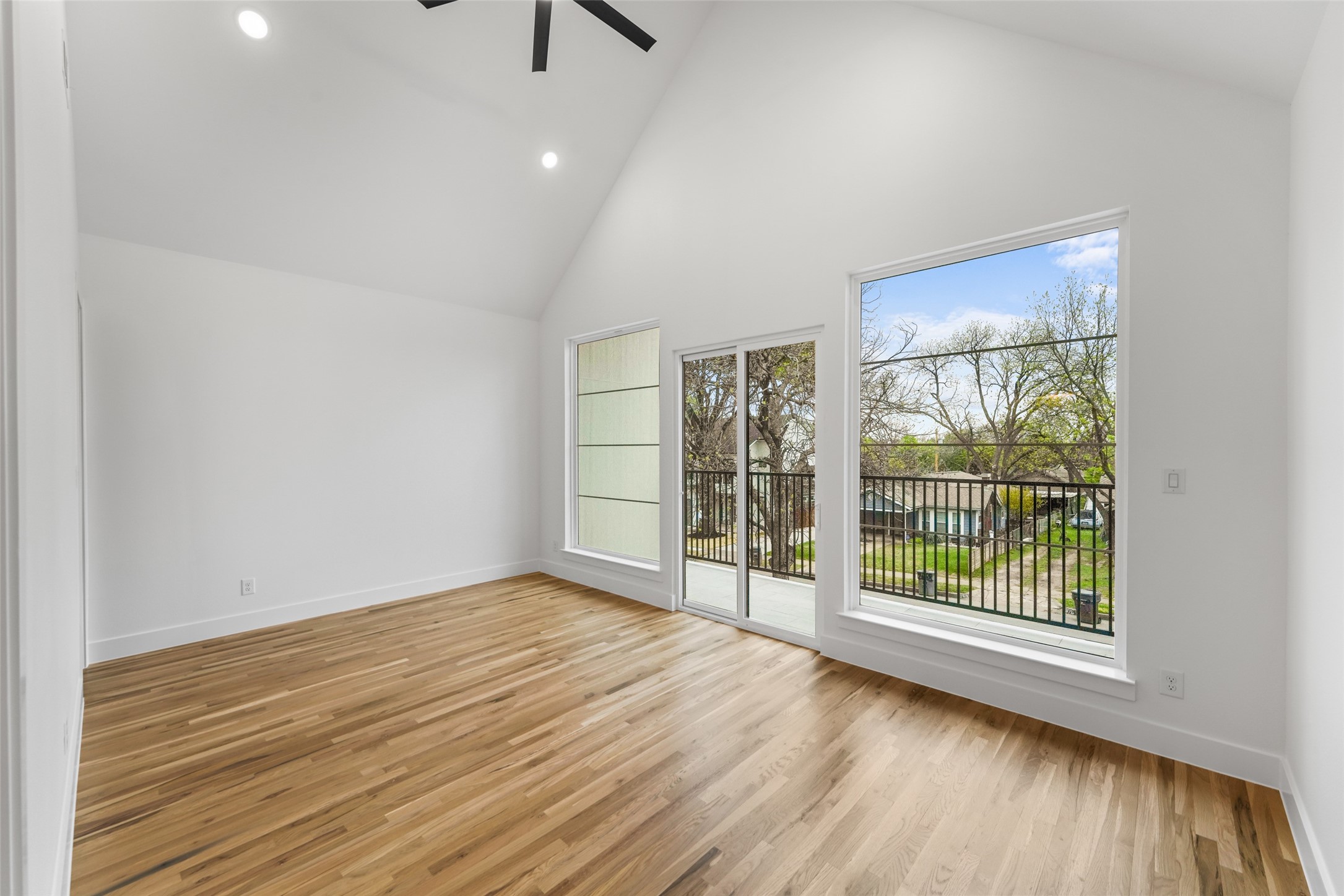 2619 Emmett Street Dallas TX 75211