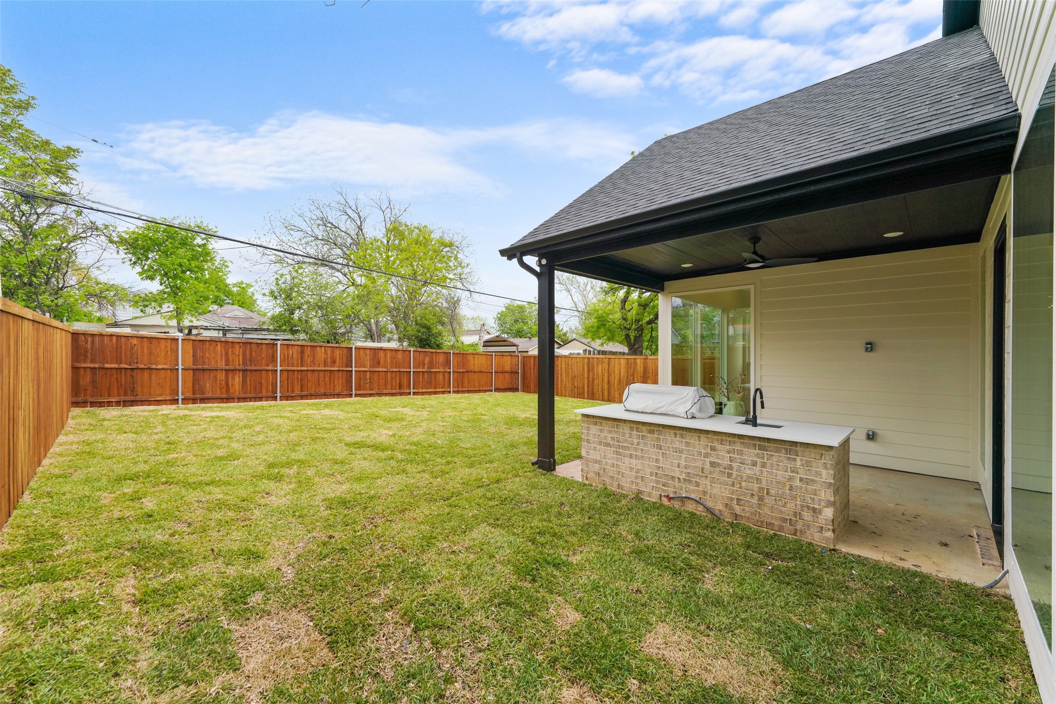 2619 Emmett Street Dallas TX 75211