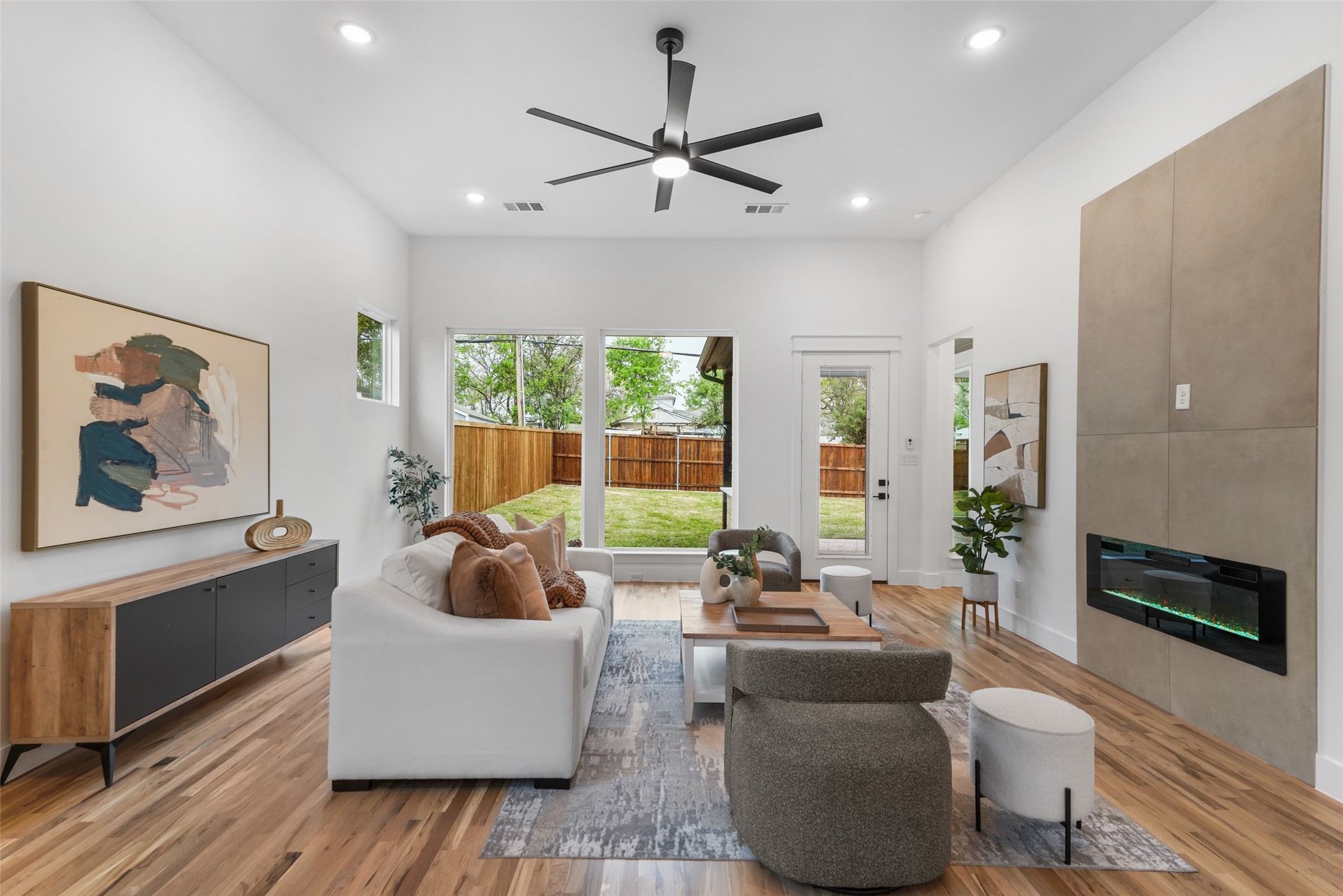 2619 Emmett Street Dallas TX 75211