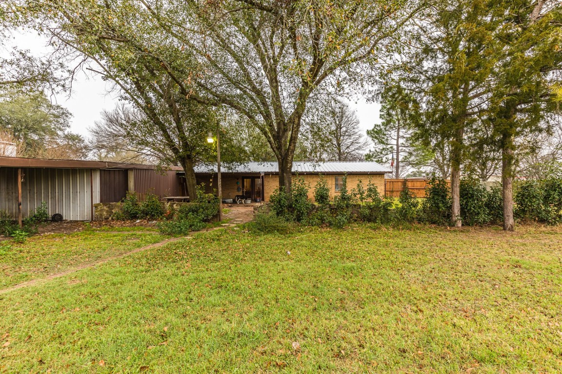 805 N Fullerton Avenue Dawson TX 76639