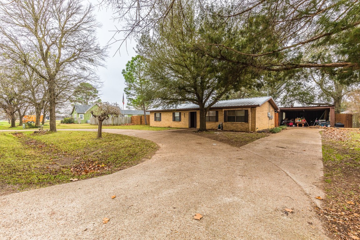 805 N Fullerton Avenue Dawson TX 76639