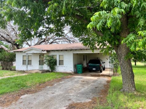 806 W Cherokee Avenue Comanche TX 76442